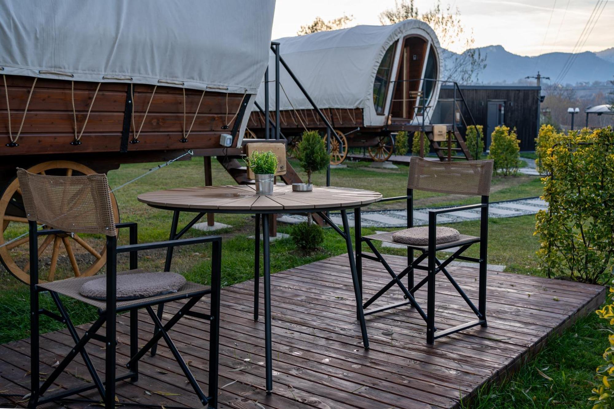 Glamp In Style Pods Resort Bran  Dış mekan fotoğraf
