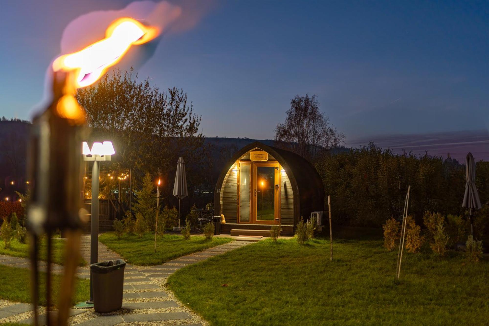 Glamp In Style Pods Resort Bran  Dış mekan fotoğraf