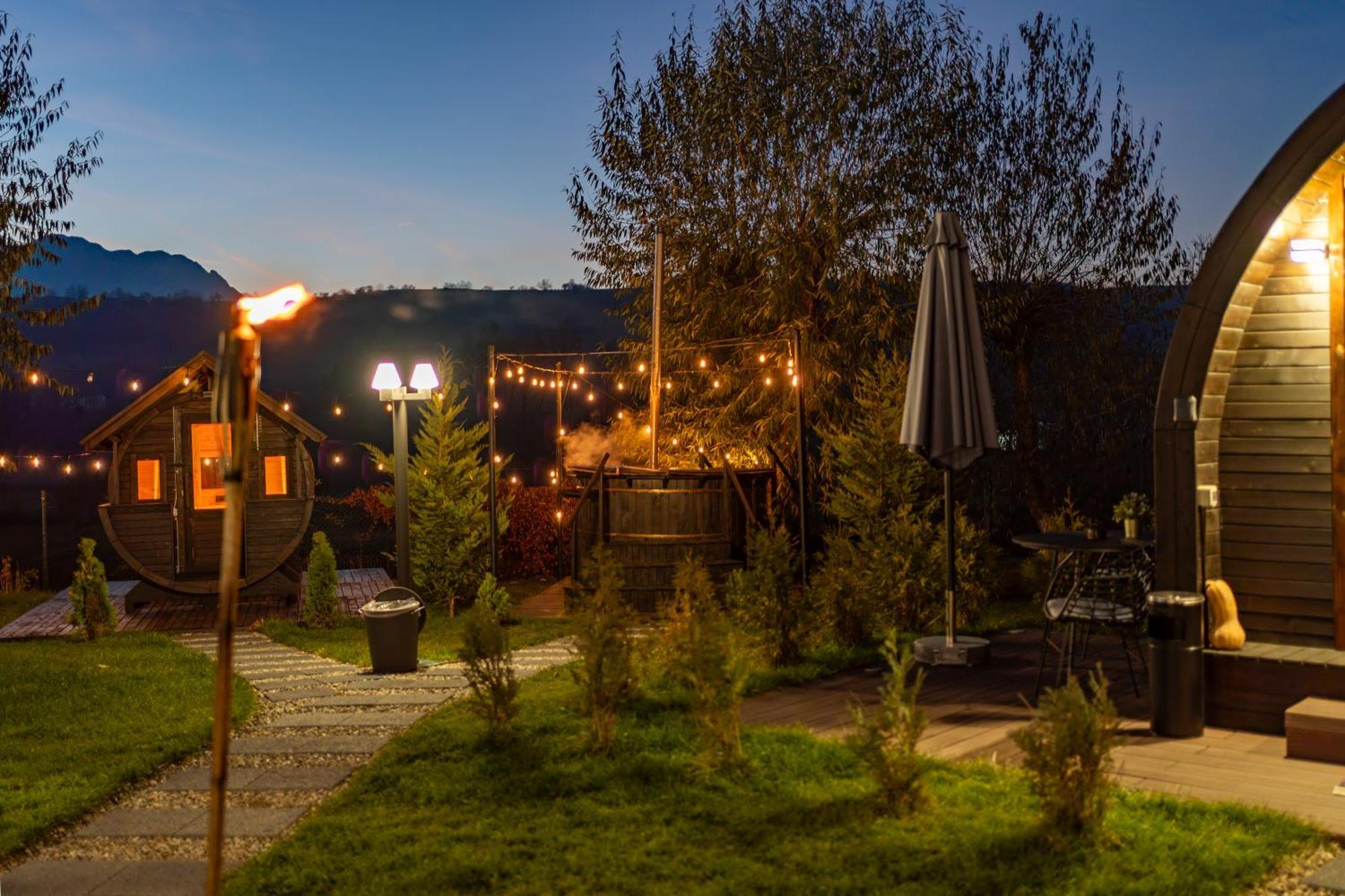 Glamp In Style Pods Resort Bran  Dış mekan fotoğraf