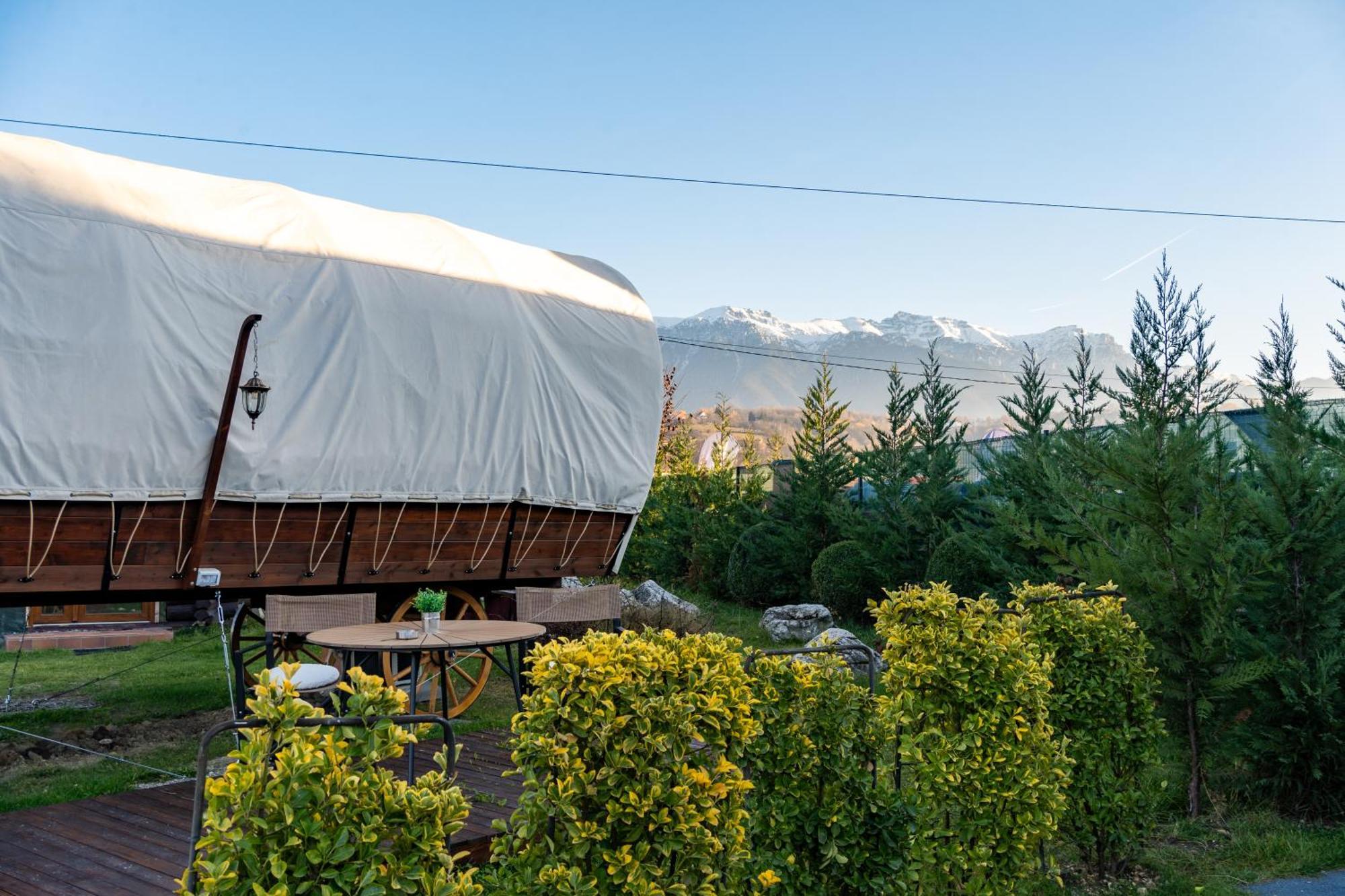 Glamp In Style Pods Resort Bran  Dış mekan fotoğraf