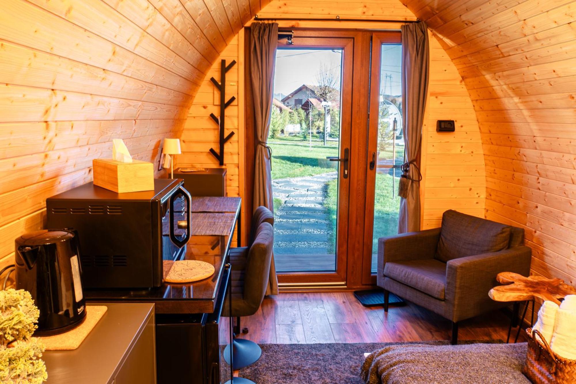 Glamp In Style Pods Resort Bran  Dış mekan fotoğraf