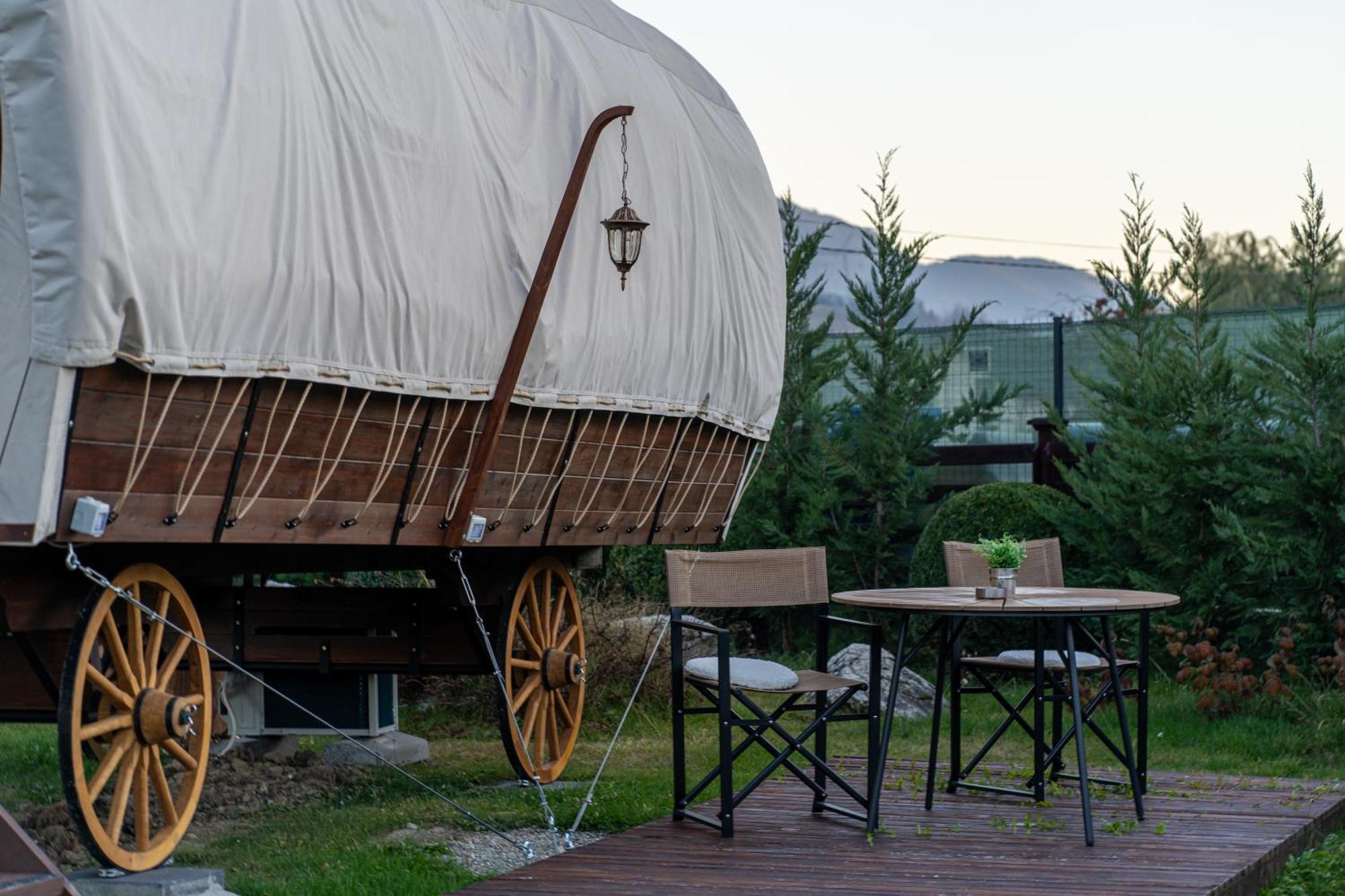Glamp In Style Pods Resort Bran  Dış mekan fotoğraf
