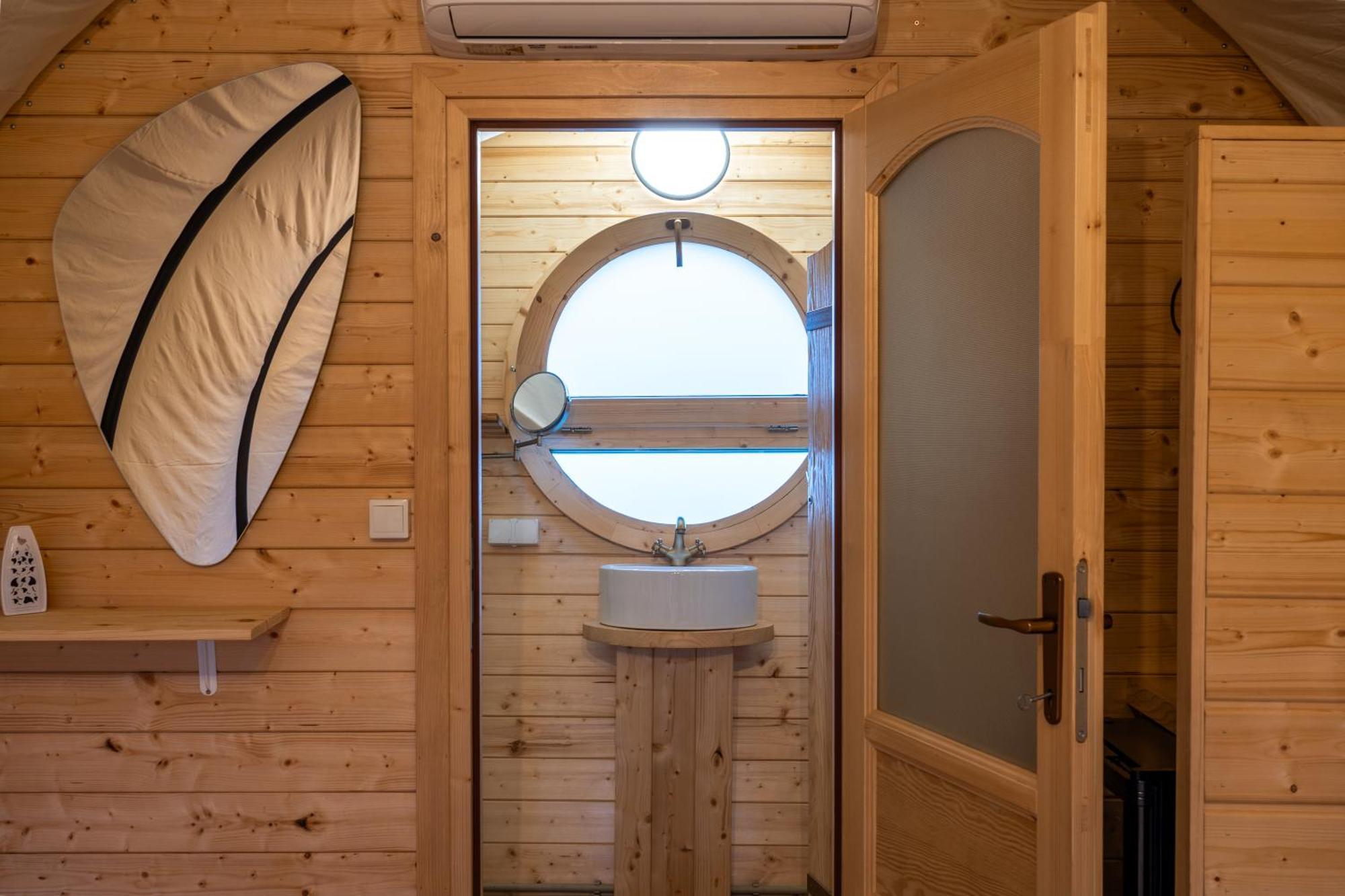 Glamp In Style Pods Resort Bran  Dış mekan fotoğraf
