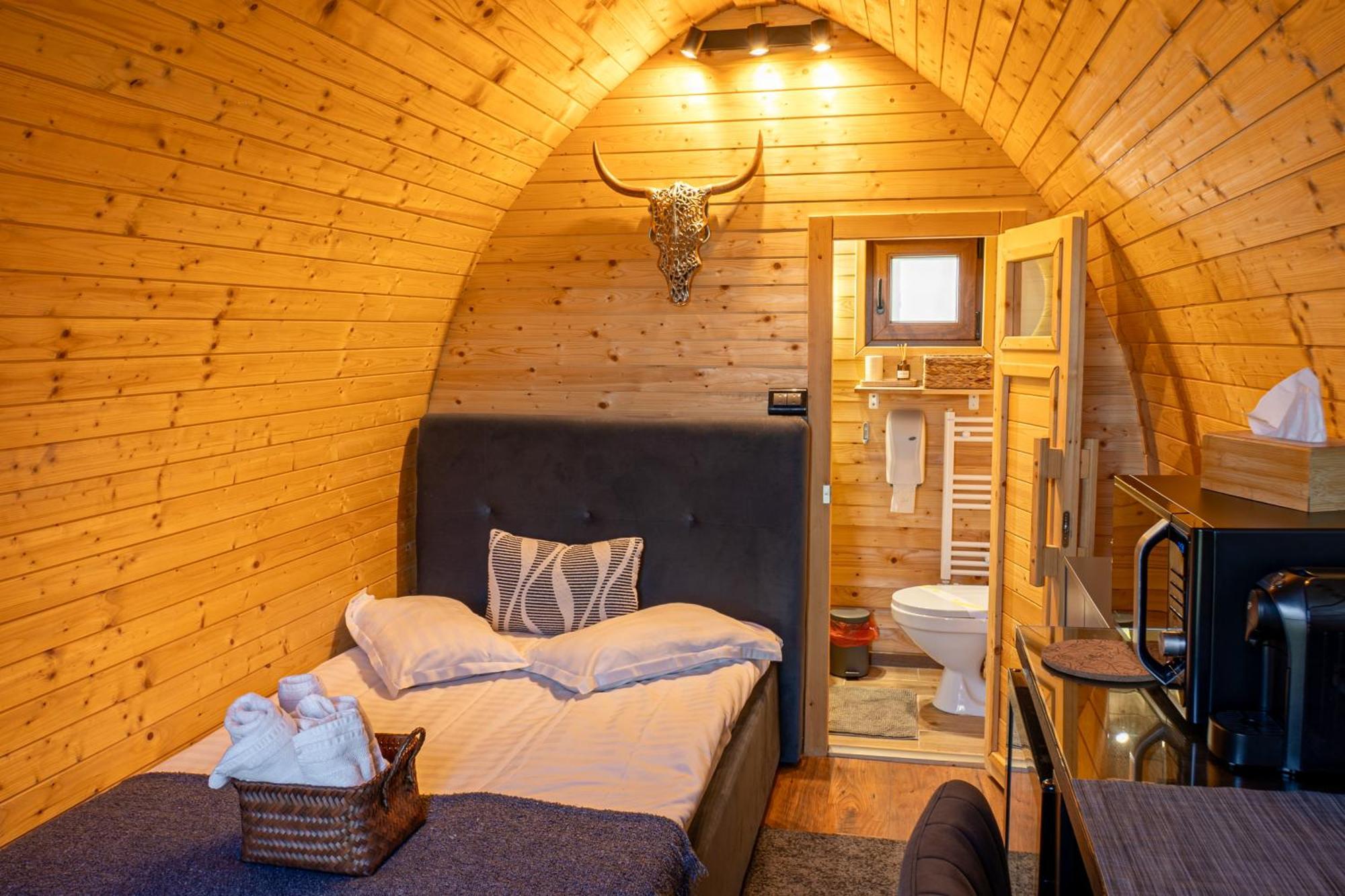 Glamp In Style Pods Resort Bran  Dış mekan fotoğraf
